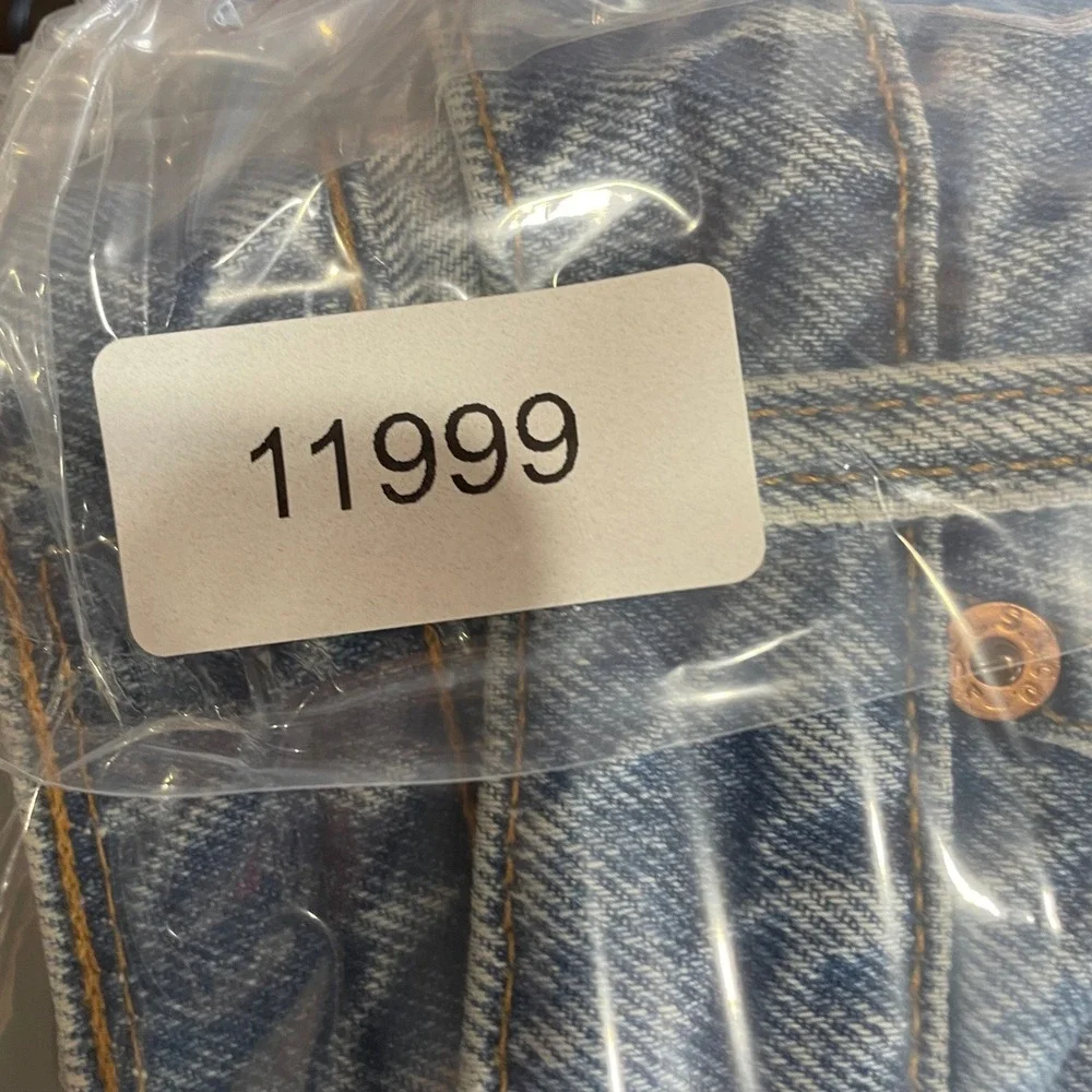 Levis measurements waist